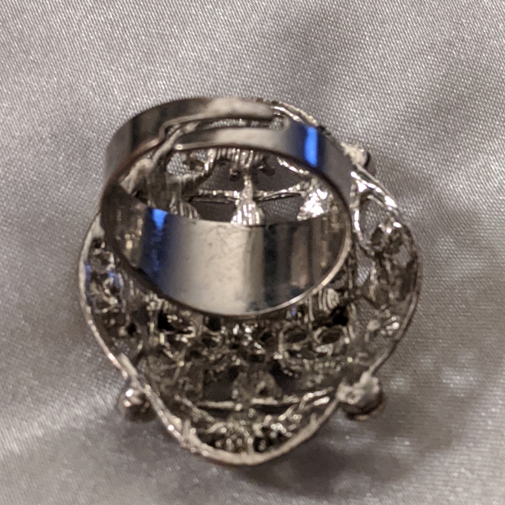 Beautiful Vintage Statement Ring - image 8